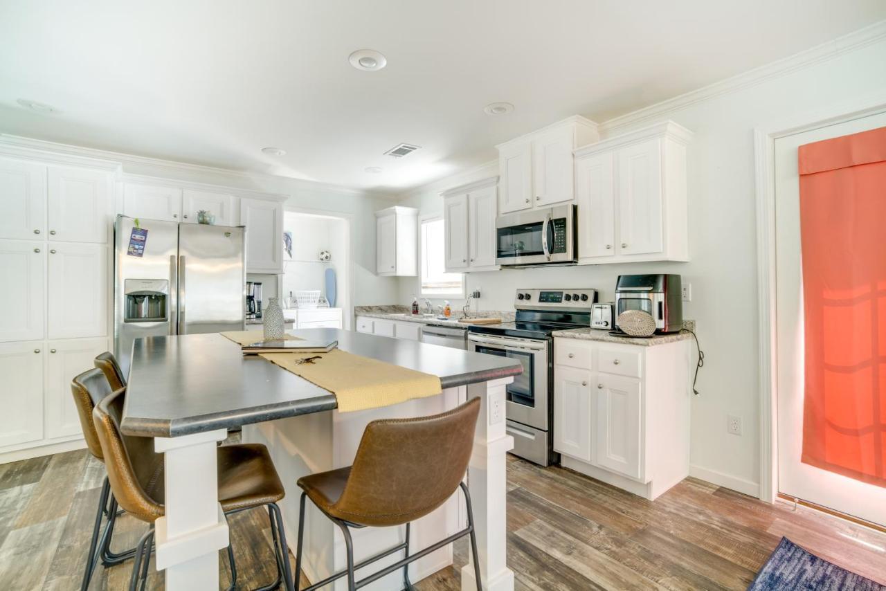 Charleston Home With Porch - 3 Mi To Folly Beach! Esterno foto