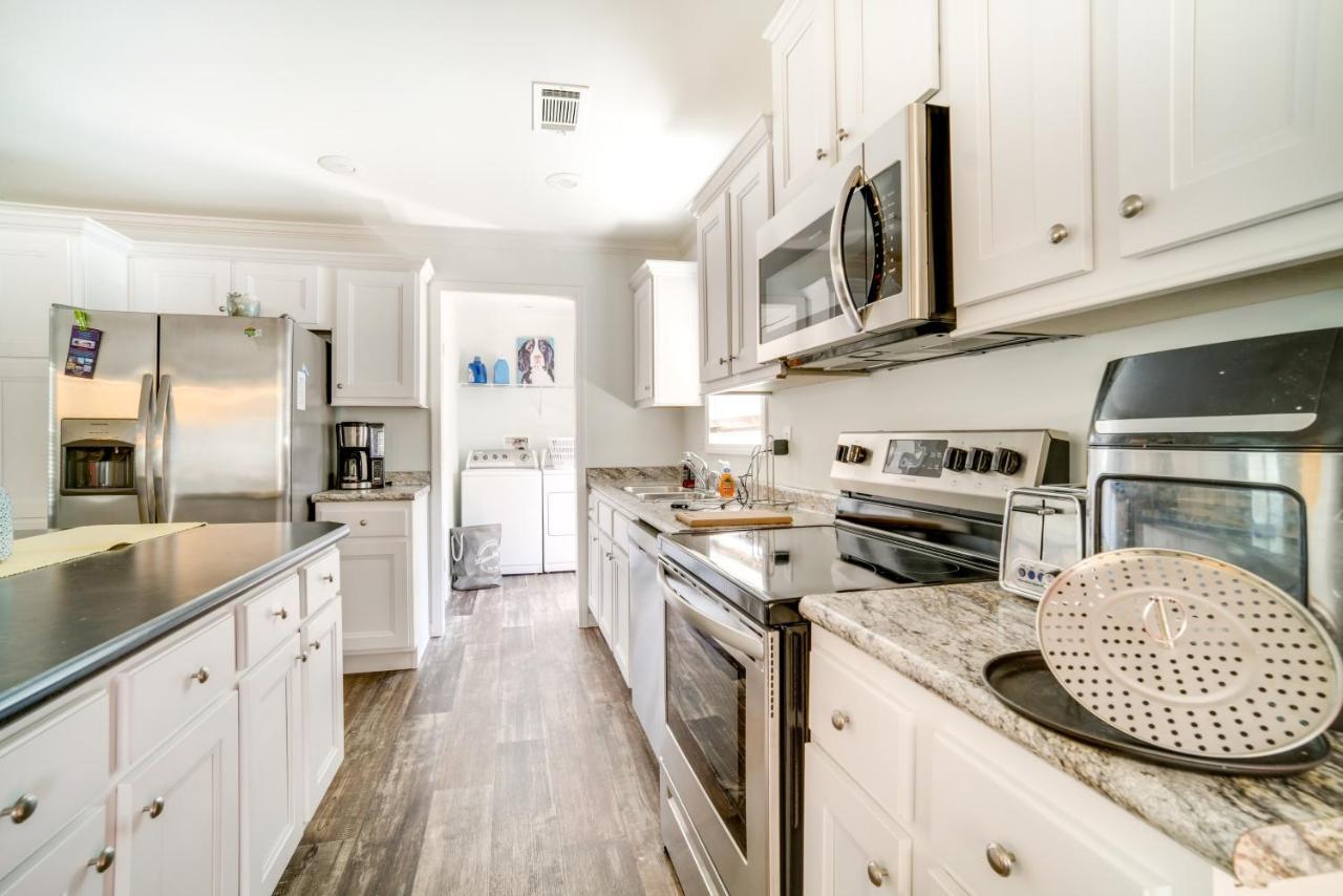 Charleston Home With Porch - 3 Mi To Folly Beach! Esterno foto